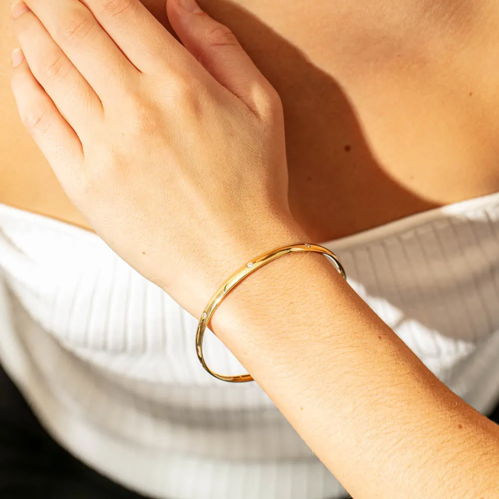 18ct Yellow Gold Diamond Lucky Bangle