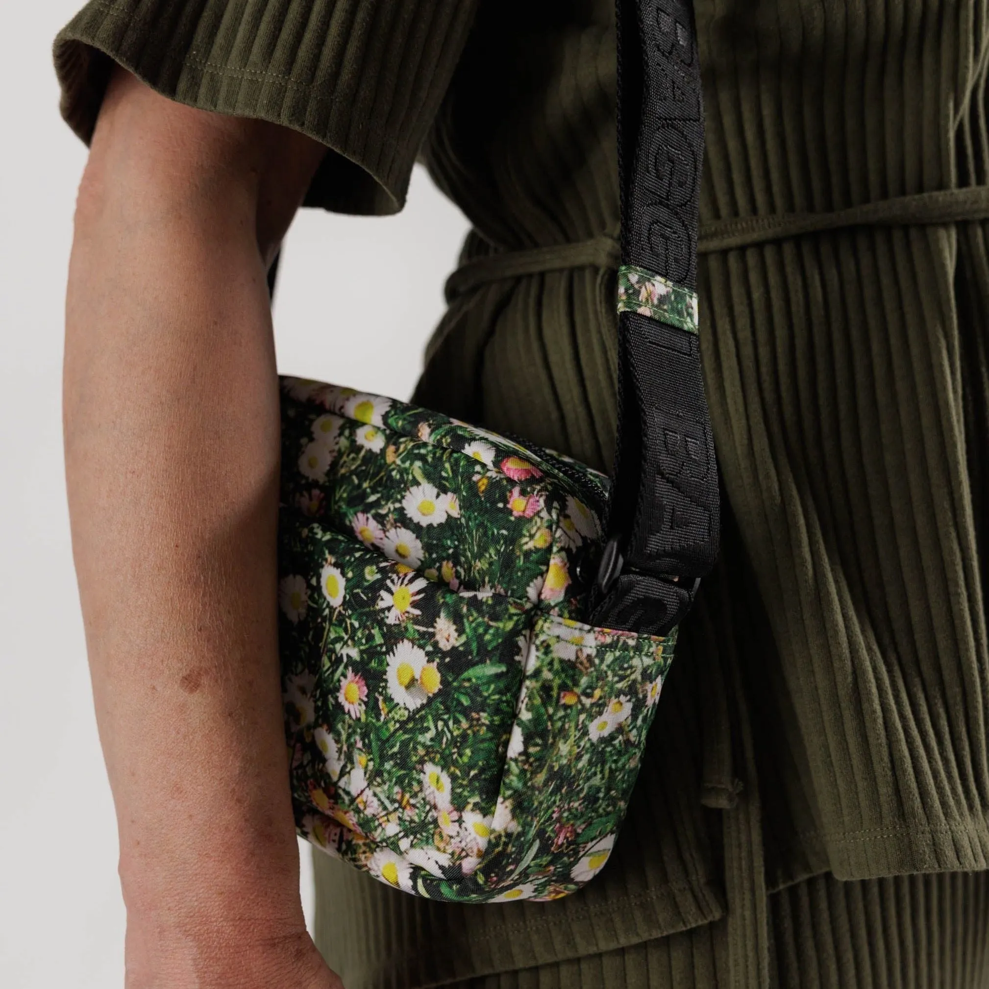 Baggu Camera Crossbody Daisy