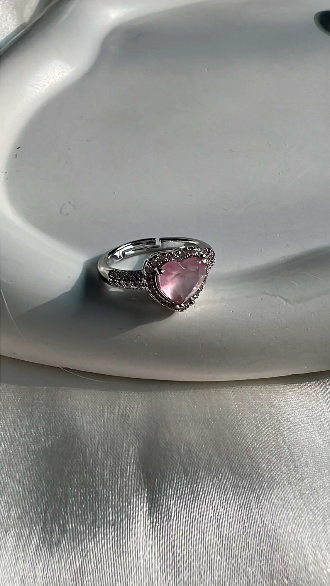 Chic heart ring