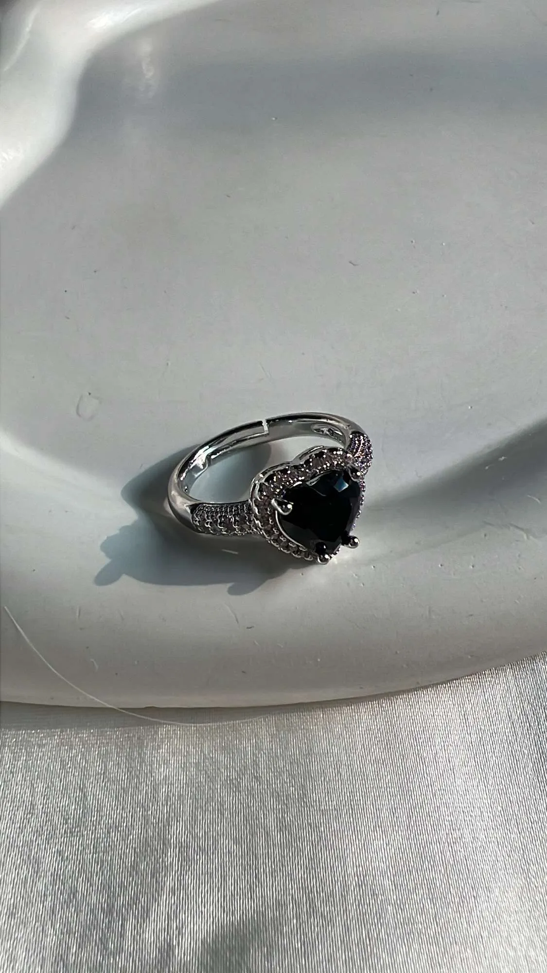 Chic heart ring