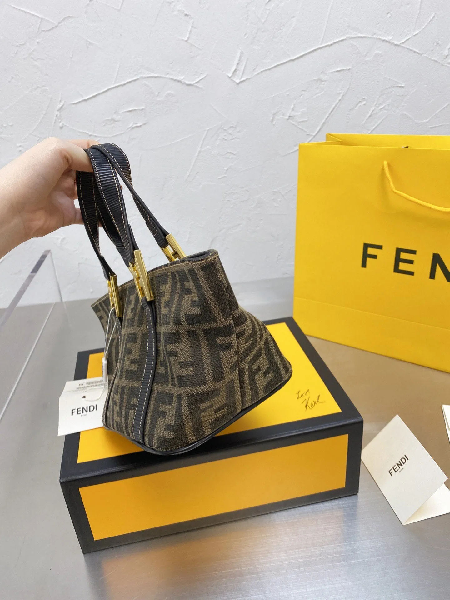 EN   Designer bags by Fendi 105