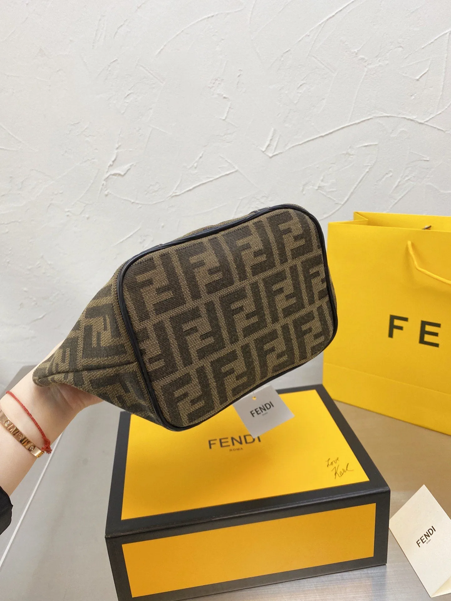 EN   Designer bags by Fendi 105
