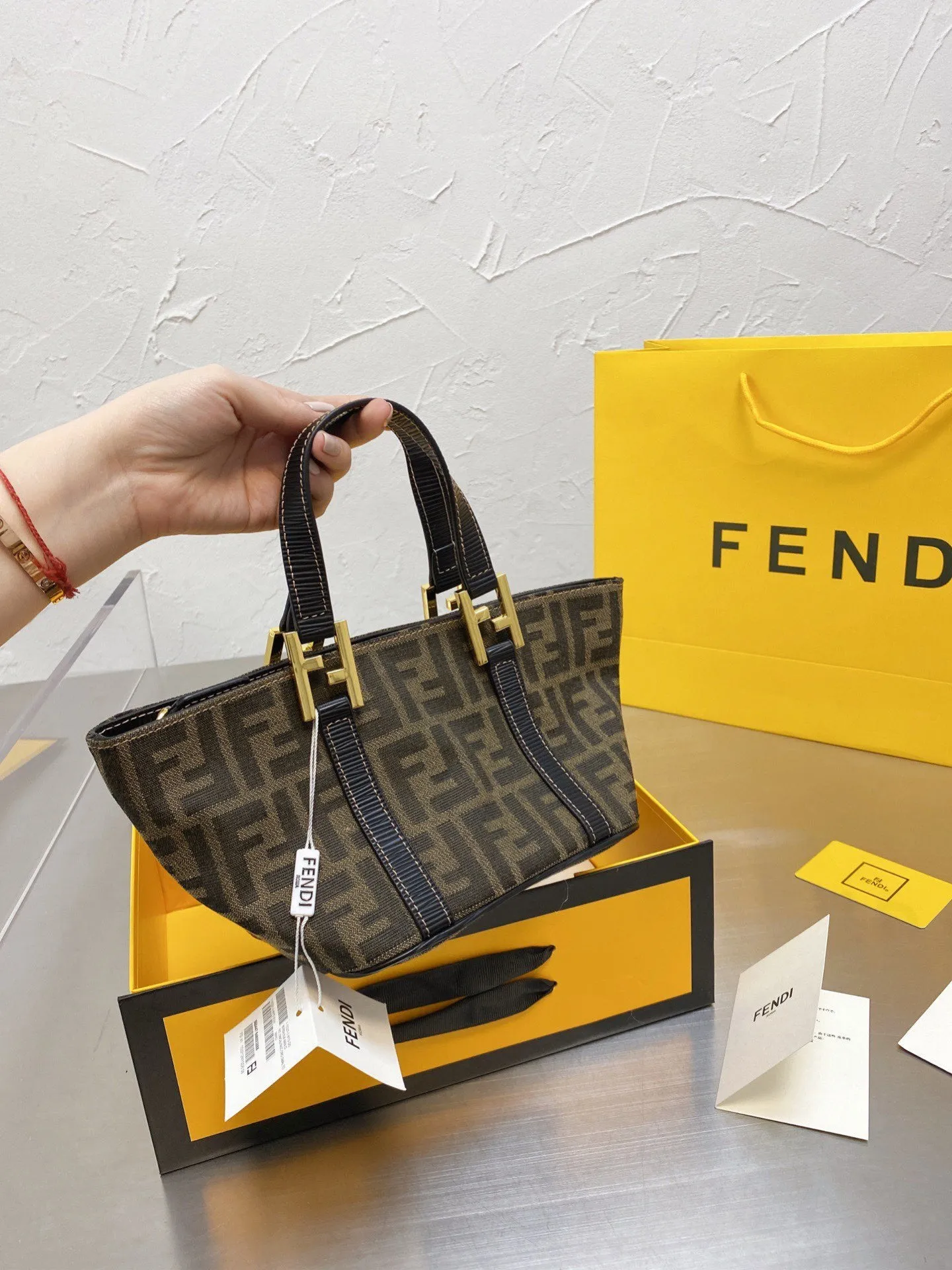 EN   Designer bags by Fendi 105