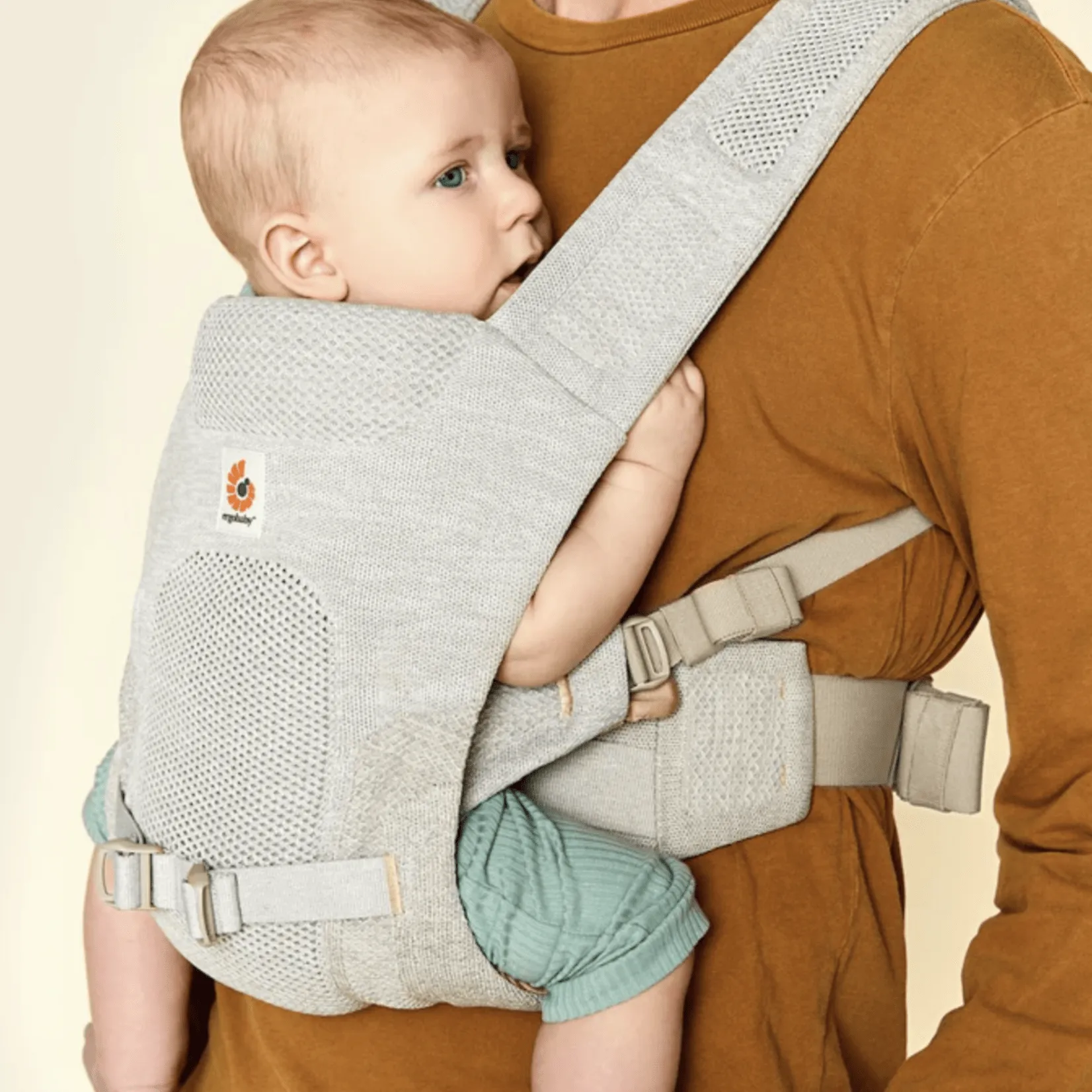 Ergobaby Aerloom in Sandstone