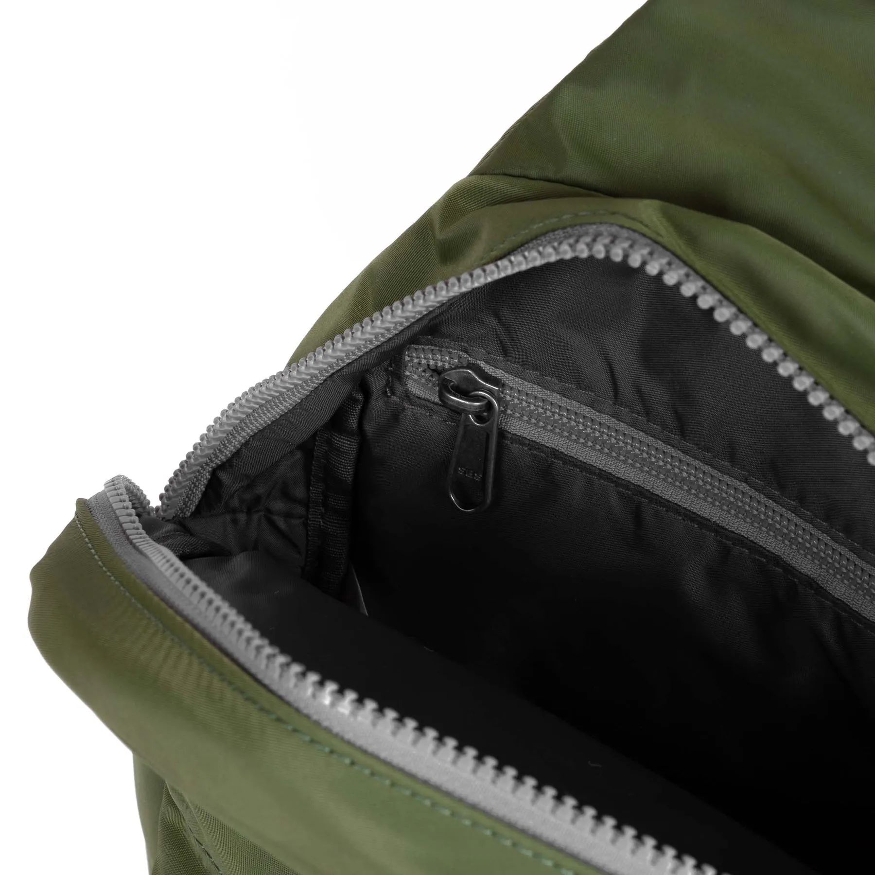 ROKA Willesden B Large Recycled Nylon Bag - Avocado