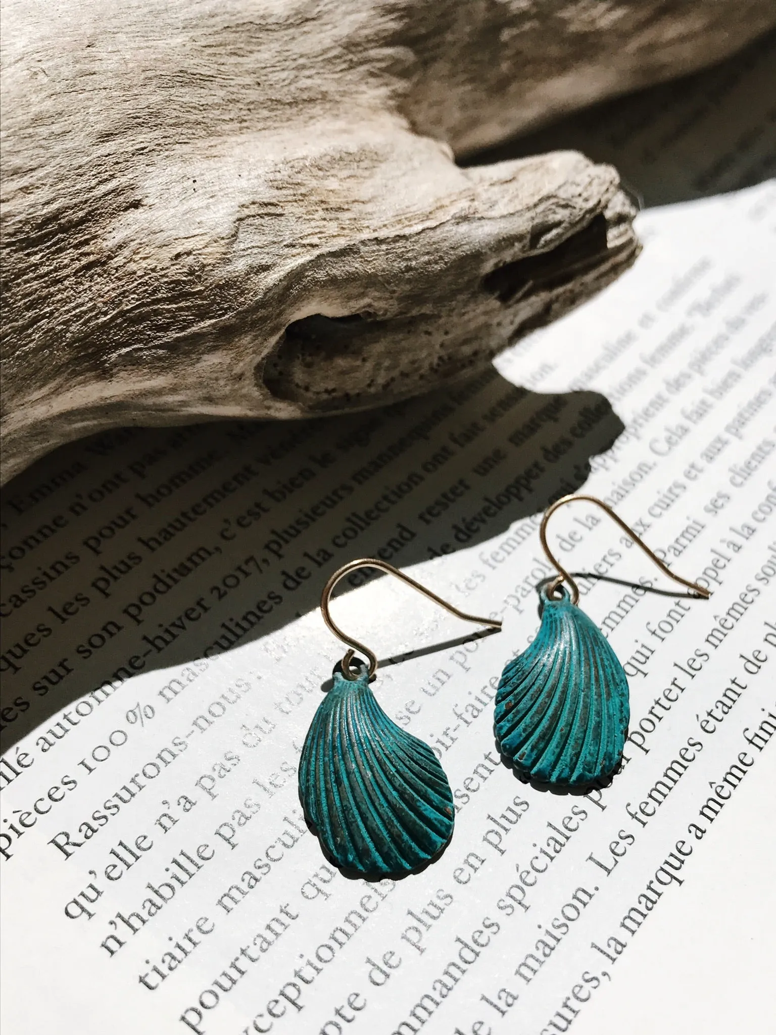 Shell motif pierce.